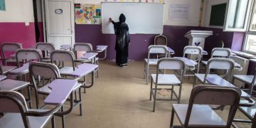 Afganistán: ONU condena prohibición de educación secundaria para niñas