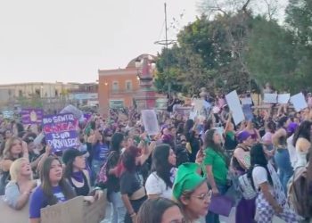 Más de 5 mil mujeres se manifiestan en el Día Internacional de la Mujer en Aguascalientes