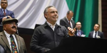 Va Morena por eliminar el fuero a nivel nacional
