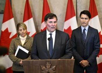 Canadá suspende segunda imposición de aranceles contra EU