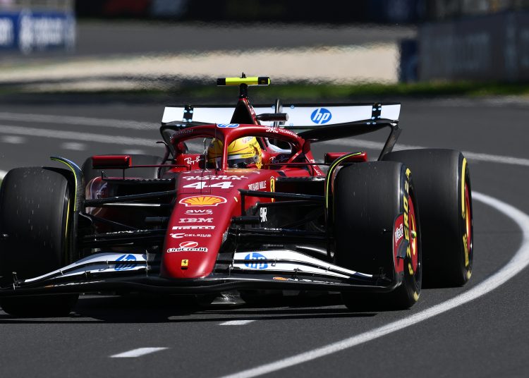 Melbourne (Australia), 14/03/2025.- Lewis Hamilton of Ferrari during Free Practice One at the Albert Park Circuit in Melbourne, Australia, 14 March 2025. (Fórmula Uno) EFE/EPA/Joel Carrett AUSTRALIA AND NEW ZEALAND OUT