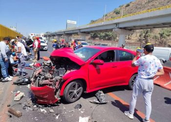 Carambola en la autopista México Puebla dejó 12 lesionados