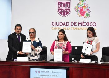 Brugada firma decreto para prohibir corridas de toros con violencia