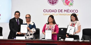 Brugada firma decreto para prohibir corridas de toros con violencia