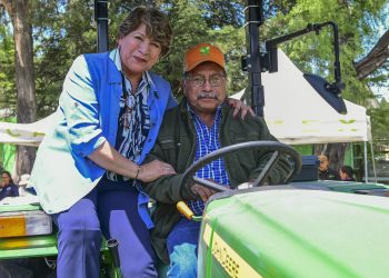 Entrega Delfina Gómez más de 3.5 mdp a productores de maíz nativo