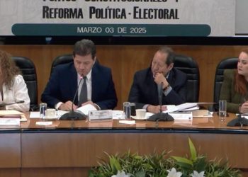 Para no correr riesgos, va la Reforma contra el nepotismo y la no reelección hasta 2030