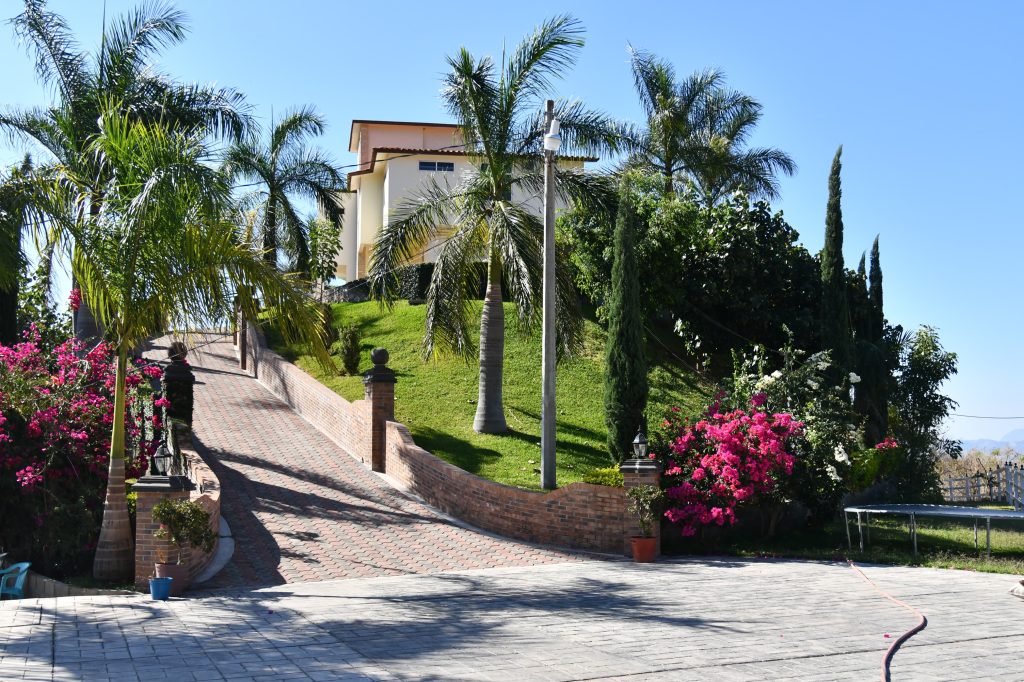 Aseguran inmuebles en el Edomex