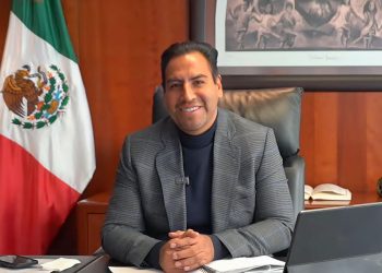 Gobernador de Chiapas firma decreto sobre reducción de horario laboral para trabajadores del Estado