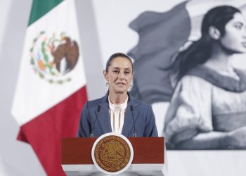 Claudia Sheinbaum destaca la reducción de trámites federales