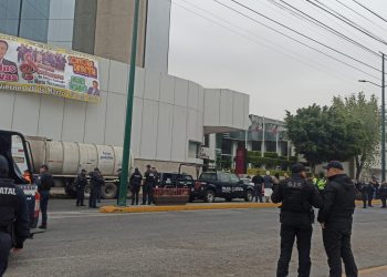 Balacera afuera de hotel en Tlalnepantla deja 2 muertos