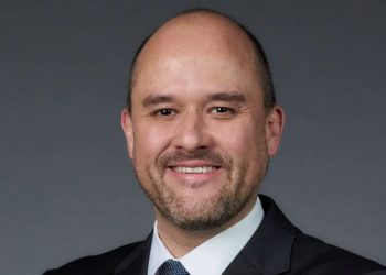 Nissan designa al mexicano Iván Espinosa como su nuevo presidente