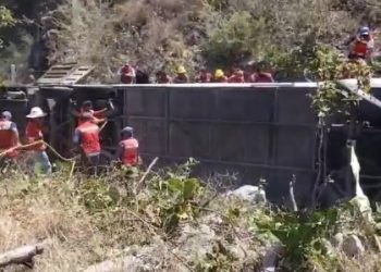 Accidente de autobús deja 11 muertos y 30 heridos en Oaxaca