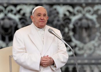Papa Francisco agradece a personal médico que lo atienden durante su hospitalización