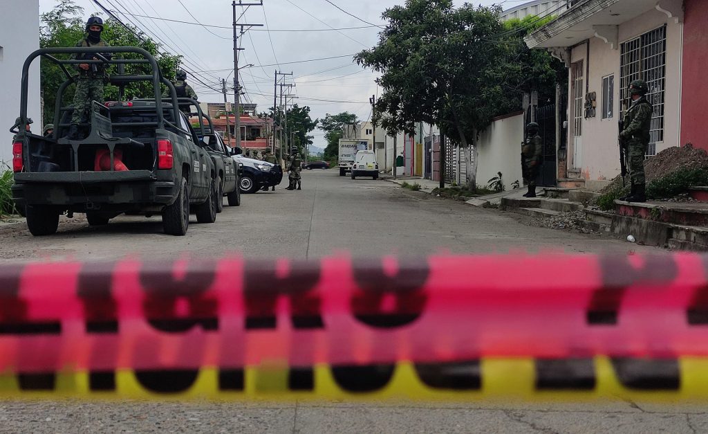 Hallan restos humanos en bolsas negras en veracruz