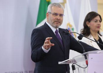 Confirman ficha roja de la Interpol contra Silvano Aureoles