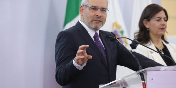 Confirman ficha roja de la Interpol contra Silvano Aureoles