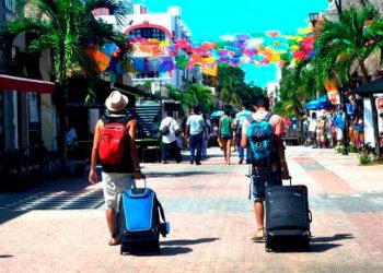 Visitas de turistas internacionales crecen un 8.5% en enero