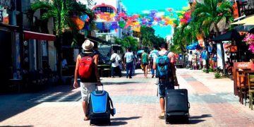 Visitas de turistas internacionales crecen un 8.5% en enero