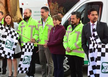 Entregan 30 ambulancias en el EdoMéx