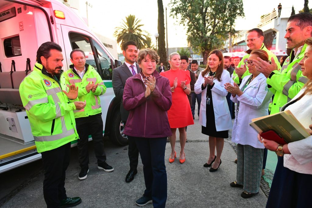 Entrega de ambulancias en el edomex