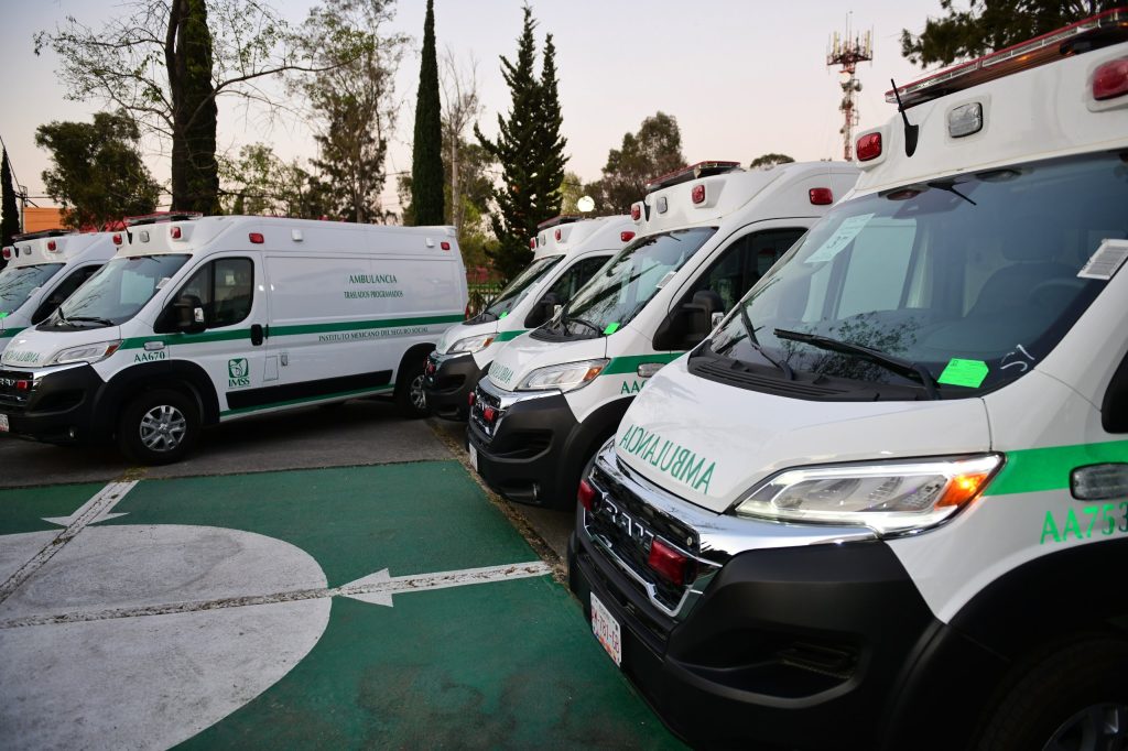 Entrega de ambulancias en el edomex