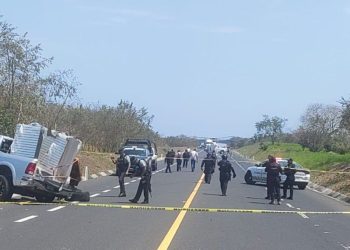 Emboscan a policías en carretera en Veracruz, reportan dos muertos y heridos