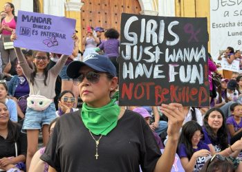 Marcha del 8M en capital veracruzana reúne a más de 5 mil mujeres