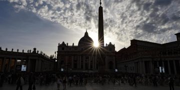 "Inoportuno": El Vaticano rompe el silencio tras los nuevos ataques de Donald Trump al papa León XIV.