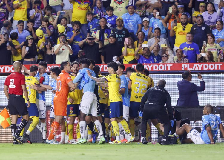 during the 14th round match between Pachuca and America as part of the Liga BBVA MX, Torneo Clausura 2025 at Hidalgo Stadium, on April 05, 2025 in Pachuca, Hidalgo, Mexico.