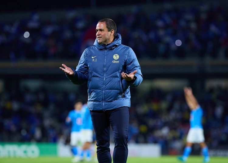 Andre Soares Jardine head coach of America  during the Quarter Finals second leg match between Cruz Azul and America as part of the CONCACAF Champions Cup 2025, at Olimpico Universitario Stadium on April 08, 2025 in Mexico City, Mexico.