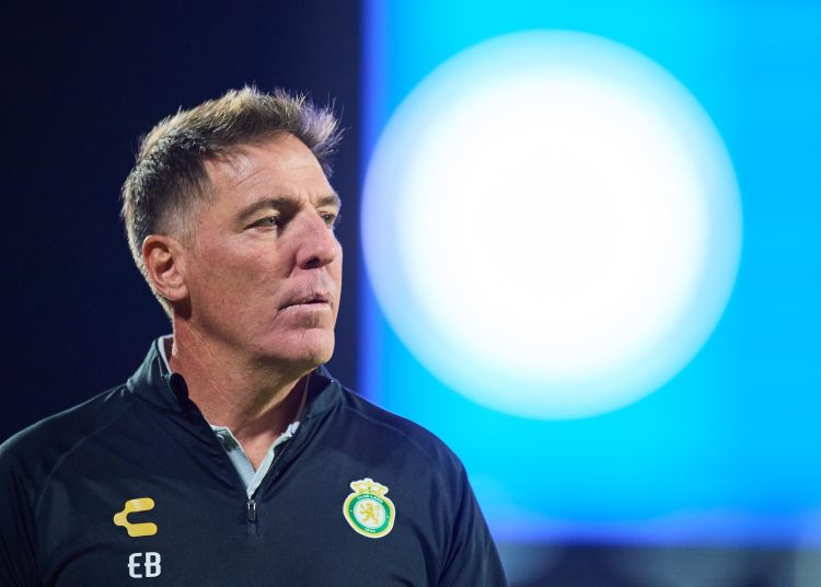 Eduardo Berizzo head coach of Leonduring the 16th round match between Cruz Azul and Leon as part of the Liga BBVA MX, Torneo Clausura 2025 at Olimpico Universitario Stadium, on April 15, 2025 in Mexico City, Mexico.