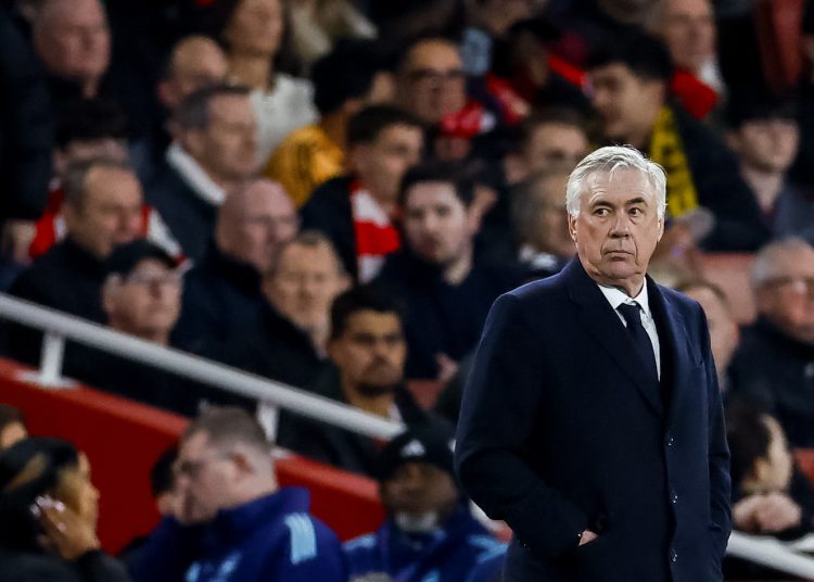 London (United Kingdom), 08/04/2025.- Real Madrid's head coach Carlo Ancelotti looks on during the UEFA Champions League quarter-final 1st leg match between Arsenal FC and Real Madrid in London, Britain, 08 April 2025. (Liga de Campeones, Reino Unido, Londres) EFE/EPA/TOLGA AKMEN