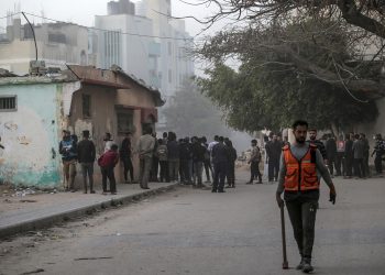 La capital de Gaza vive escasez de agua tras el corte en la principal tubería de la ciudad