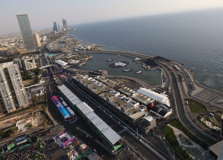 JEDDAH (Saudi Arabia), 18/04/2025.- A general view during a practice session for the Formula 1 Saudi Arabian Grand Prix, in Jeddah, Saudi Arabia, 18 April 2025. The 2025 Formula 1 Saudi Arabian Grand Prix is held at the Jeddah Corniche Circuit on 20 April. (Fórmula Uno, Arabia Saudita) EFE/EPA/ALI HAIDER