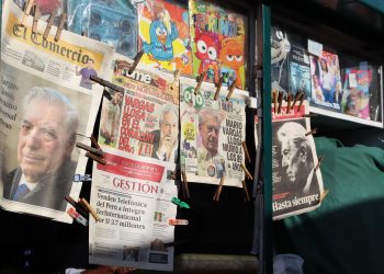 El reconocimiento mundial a Mario Vargas Llosa despierta el orgullo por la peruanidad