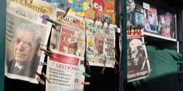 El reconocimiento mundial a Mario Vargas Llosa despierta el orgullo por la peruanidad