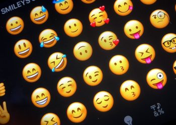 “Los emojis tienen diferentes significados para cada generación”: Chavira