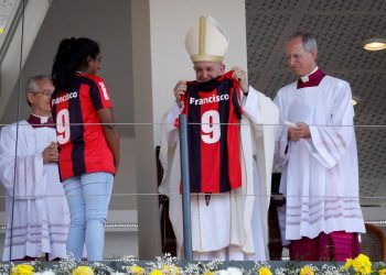 El Papa del Ciclón: La pasión futbolera de Francisco