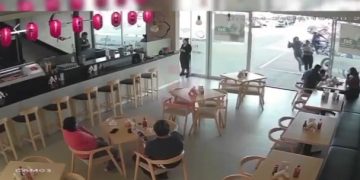 Asaltan a mujeres que intentaban huir, en Plaza Comercial de Irapuato