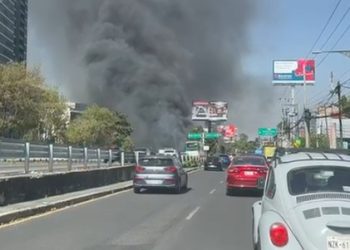 Fuerte incendio se registró en la México – Toluca