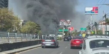 Fuerte incendio se registró en la México – Toluca