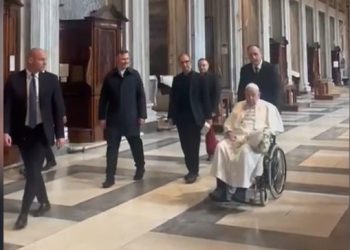 El Papa acude por sorpresa a Santa María la Mayor para rezar antes de la Semana Santa