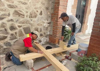Pachuca: Viacrucis de niños conmueve a turistas