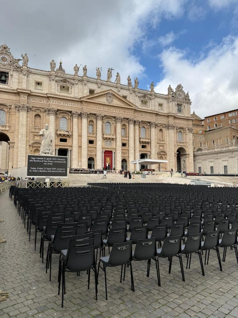 Más de 100 mil personas despiden al Papa Francisco
Foto: Arturo Marcial, habitante de Roma