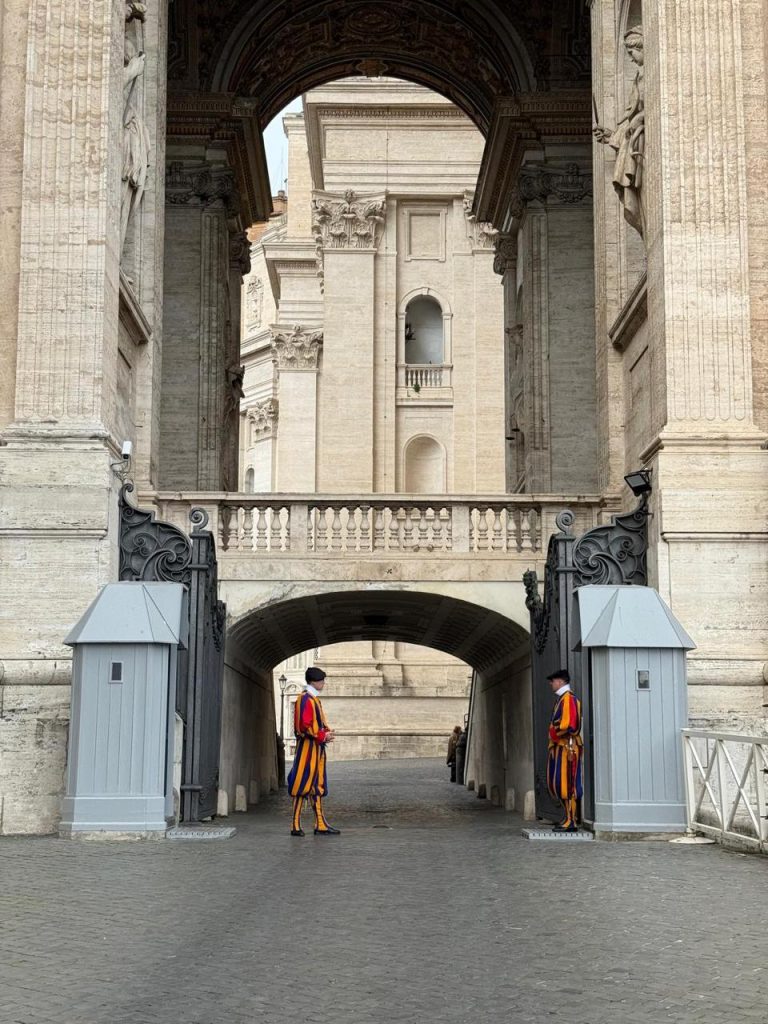 Más de 100 mil personas despiden al Papa Francisco
Foto: Arturo Marcial, habitante de Roma