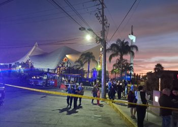 Abandonan vehículo con dos cuerpos decapitados en Culiacán