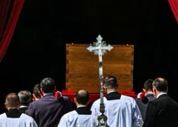 Nueve días de luto e inicia cónclave para elegir Papa