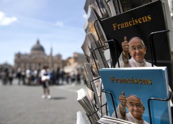 El féretro del Papa será traslado este miércoles a la Basílica Vaticana