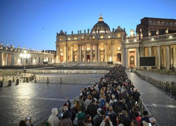 EN VIVO | Miles de personas se despiden del papa Francisco en la Basílica de San Pedro