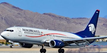 Avión de Aeroméxico aterriza de emergencia por humo en la cabina